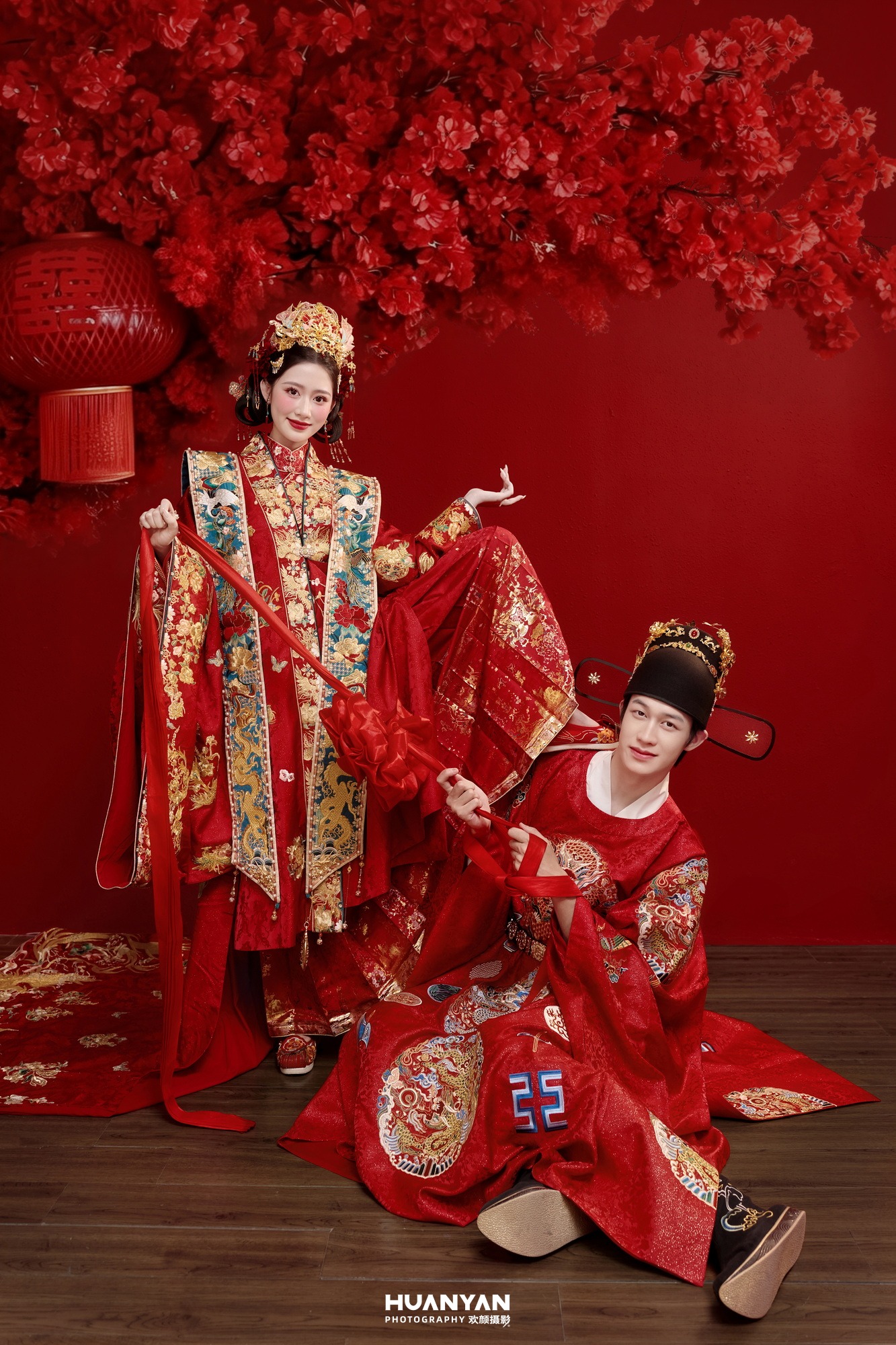 汉服古装婚纱照 · 室内影棚场景 · 十里红绸客片